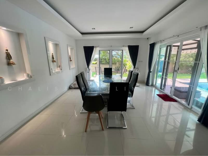 undefined, Chon Buri (Pattaya), Poong, Bang Lamung (Pattaya), Chon Buri (Pattaya), 5 Bedrooms, 270 sqm, Villa For Rent, by Chalisa Kitilimtrakul, 500466678 - DDproperty.com