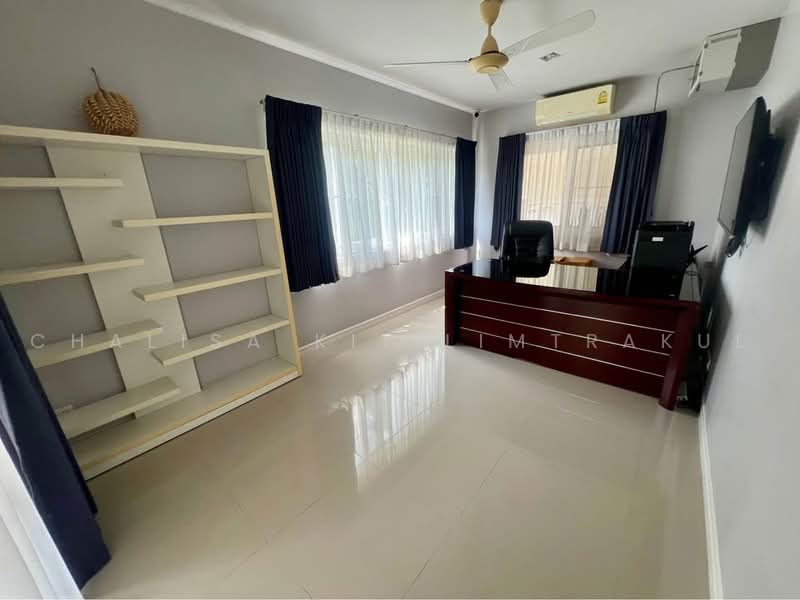undefined, Chon Buri (Pattaya), Poong, Bang Lamung (Pattaya), Chon Buri (Pattaya), 5 Bedrooms, 270 sqm, Villa For Rent, by Chalisa Kitilimtrakul, 500466678 - DDproperty.com