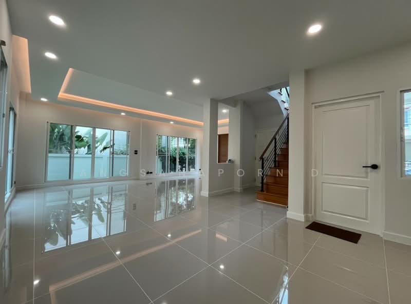Bangkok Boulevard Signature Sathorn-Pinklao, Nonthaburi, Bang Kruai-Chong Tanom Road, Mahasawat, Bang Kruai, Nonthaburi, 3 Bedrooms, 242 sqm, Single Detached House For Sale, by Angsanaporn D, 500466689 - DDproperty.com