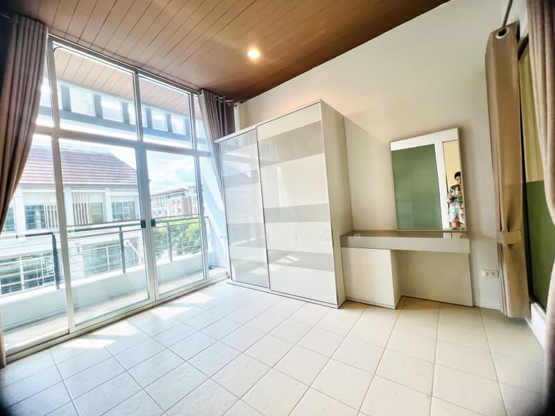 Baan Klang Muang Srinakarin – Onnut, Bangkok, 174 Soi On Nut 70/1, Prawet, Bangkok, 3 Bedrooms, 164 sqm, Townhouse For Sale, by ปุ้ย ผาณิต, 500466727 - DDproperty.com