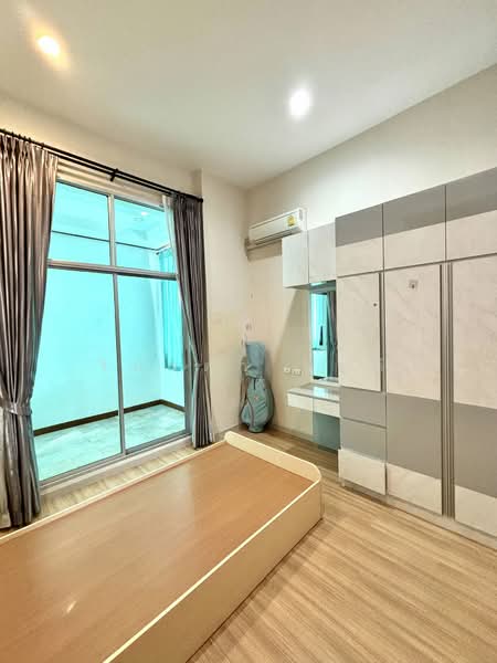 Villa Nova Teparak, Samut Prakan, Tamru-Bang Phli Road, Bangphli Yai, Bang Plee, Samut Prakan, 4 Bedrooms, 220 sqm, Single Detached House For Sale, by Rinrada Saelee, 500466848 - DDproperty.com