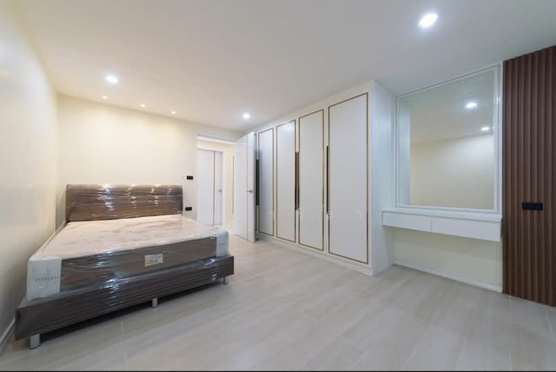 D.S. Tower 1 Sukhumvit 33, Bangkok, Soi Phrom Chit, Khlong Tan Nua, Watthana, Bangkok, 3 Bedrooms, 249 sqm, Condo For Rent, by คุณอาริสา, 500466873 - DDproperty.com