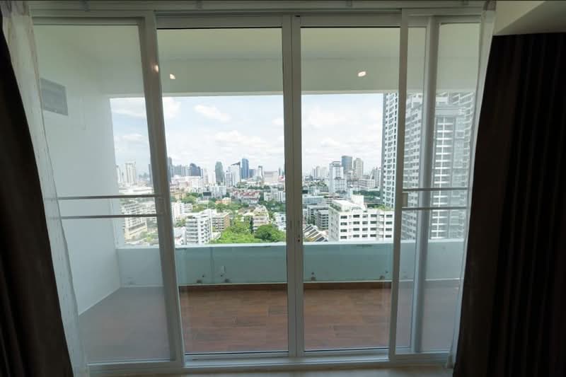 D.S. Tower 1 Sukhumvit 33, Bangkok, Soi Phrom Chit, Khlong Tan Nua, Watthana, Bangkok, 3 Bedrooms, 249 sqm, Condo For Rent, by คุณอาริสา, 500466873 - DDproperty.com