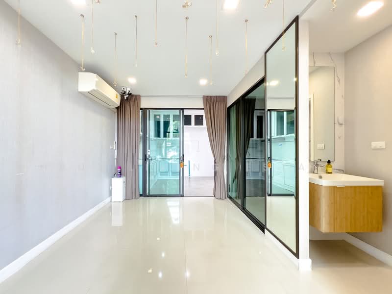 PATIO Ngamwongwan-Prachachuen, Nonthaburi, Thung Song Hong Lak Si, Tha-Sai, Muang Nonthaburi, Nonthaburi, 4 Bedrooms, 200 sqm, Townhouse For Sale, by Haus Living Estate, 500466874 - DDproperty.com