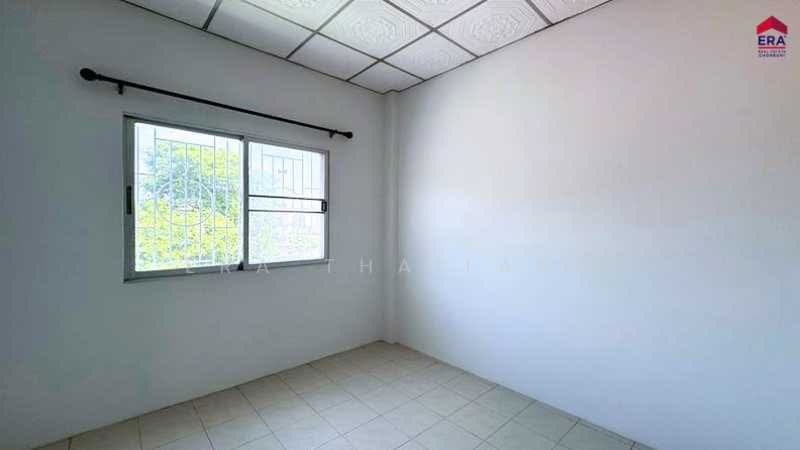 ขายทาวน์เฮ้าส์2ชั้น หมู่บ้านเดอะพลัส ศรีราชา ใกล้ถนนใหญ่ (HL-37715), Chon Buri (Pattaya), Surasak, Si Racha, Chon Buri (Pattaya), 3 Bedrooms, 80 sqm, Townhouse For Sale, by ERA Thailand, 500466944 - DDproperty.com