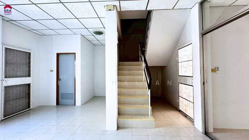 ขายทาวน์เฮ้าส์2ชั้น หมู่บ้านเดอะพลัส ศรีราชา ใกล้ถนนใหญ่ (HL-37715), Chon Buri (Pattaya), Surasak, Si Racha, Chon Buri (Pattaya), 3 Bedrooms, 80 sqm, Townhouse For Sale, by ERA Thailand, 500466944 - DDproperty.com