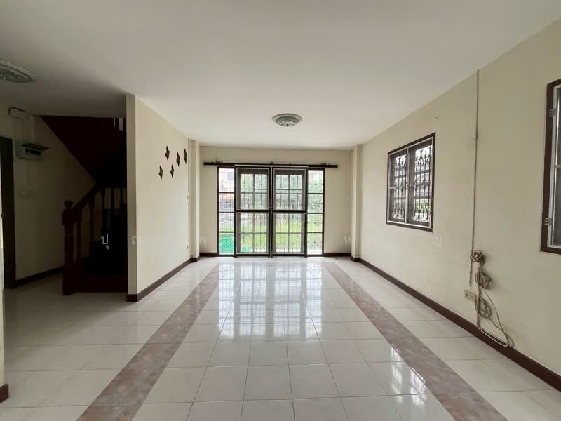 หมู่บ้านเลคการ์เด้นโฮมลาดกระบัง ถนนขุมทอง-ลำต้อยติ่ง, Bangkok, Lat Krabang, Bangkok, 3 Bedrooms, 180 sqm, Single Detached House For Sale, by ปุณญพร ศรีหะรัญ, 500466954 - DDproperty.com