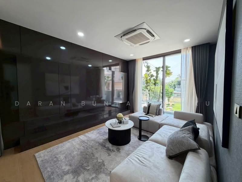 Preecha Ram 3 - Rat Phatthana, Bangkok, Saphan Sung, Bangkok, 4 Bedrooms, 453 sqm, Single Detached House For Sale, by Daran Buntakawinkul, 500466981 - DDproperty.com