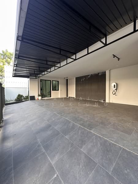 Nantawan Rama 9 Srinakarin, Bangkok, 888 Krung Thep Kritha Rd, Saphan Sung, Saphan Sung, Bangkok, 5 Bedrooms, 433 sqm, Single Detached House For Sale, by Pathai Paekoksung, 500466998 - DDproperty.com