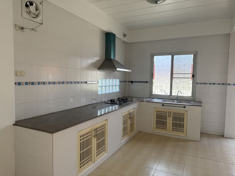 Home Office for Rent in Sukhumvit Area, Near BTS Udom Suk (SPSAD4114), Bangkok, Bang Na Nuea, Bang Na, Bangkok, 3 Bedrooms, 200 sqm, Single Detached House For Rent, by Agent Pla, 500467014 - DDproperty.com