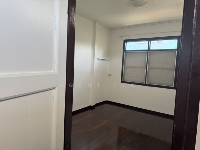 Home Office for Rent in Sukhumvit Area, Near BTS Udom Suk (SPSAD4114), Bangkok, Bang Na Nuea, Bang Na, Bangkok, 3 Bedrooms, 200 sqm, Single Detached House For Rent, by Agent Pla, 500467014 - DDproperty.com