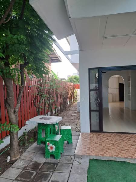 Home Office for Rent in Sukhumvit Area, Near BTS Udom Suk (SPSAD4114), Bangkok, Bang Na Nuea, Bang Na, Bangkok, 3 Bedrooms, 200 sqm, Single Detached House For Rent, by Agent Pla, 500467014 - DDproperty.com