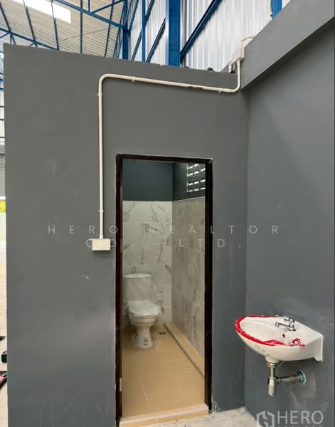 For Rent Warehouse 692 sqm near Suvarnabhumi Airport, Bang Phli Samut Prakan HRE01103, Samut Prakan, Rachathewa, Bang Plee, Samut Prakan, , 692 sqm, Warehouse/Factory For Rent, by Hero Realtor Co., Ltd., 500467022 - DDproperty.com