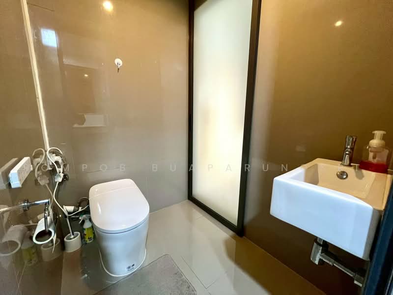 Rhythm Sukhumvit 42, Bangkok, Soi Sukhumvit 42, Sukhumvit Road, Phra Kanong, Khlong Toei, Bangkok, 1 Bedroom, 45 sqm, Condo For Rent, by Sompob Buaparungsri, 500467066 - DDproperty.com
