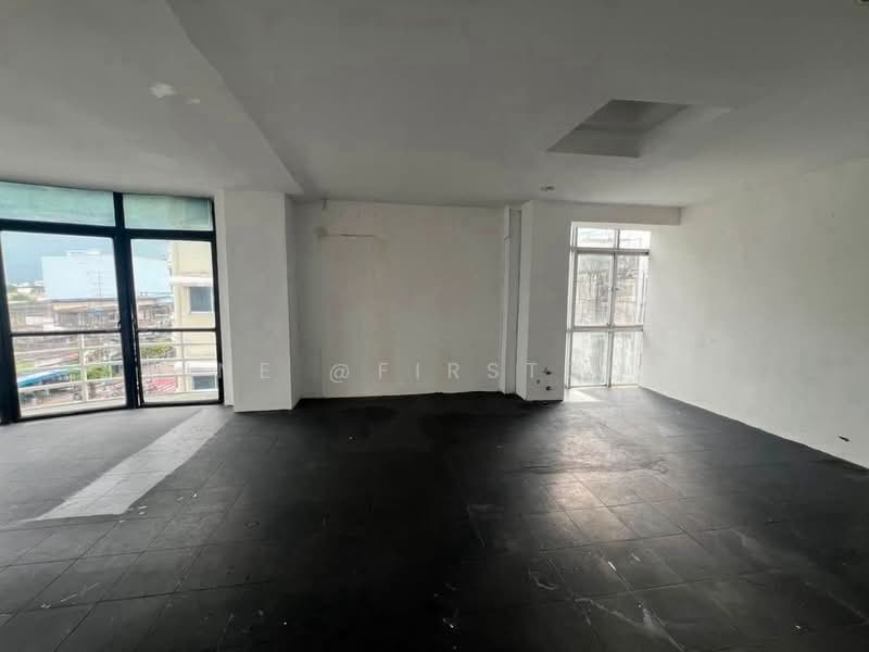 4.5-Storey Corner Commercial Shophouse, Corner Unit, Main Roadfront, Highly Visible, On Nut 41, Bangkok, Suan Luang, Suan Luang, Bangkok, , 450 sqm, Shophouse For Rent, by LINE @firststep, 500467107 - DDproperty.com