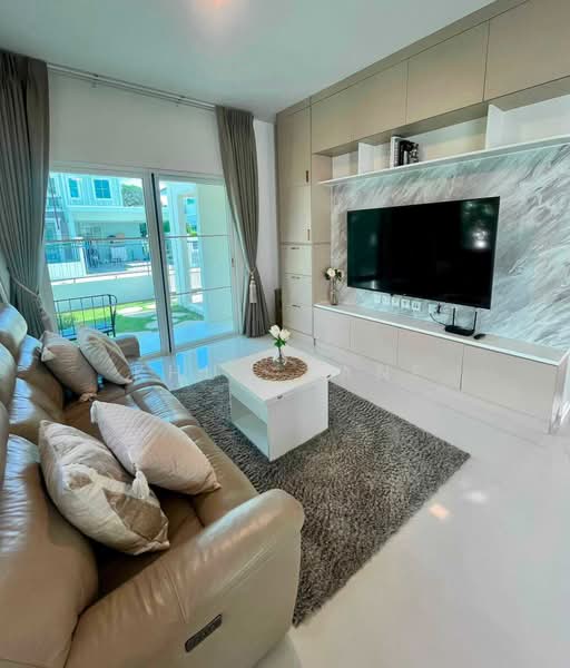 Aerie Srinakarin-Krungthepkreetha, Bangkok, Srinakarin - Romklao Road, Khlong Song Ton Nun, Lat Krabang, Bangkok, 5 Bedrooms, 390 sqm, Single Detached House For Rent, by Khun Jane, 500467145 - DDproperty.com