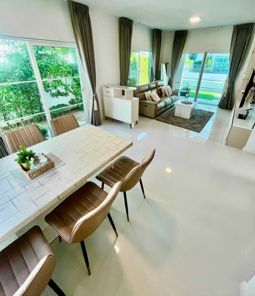 Aerie Srinakarin-Krungthepkreetha, Bangkok, Srinakarin - Romklao Road, Khlong Song Ton Nun, Lat Krabang, Bangkok, 5 Bedrooms, 390 sqm, Single Detached House For Rent, by Khun Jane, 500467145 - DDproperty.com