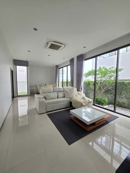 Aerie Srinakarin-Krungthepkreetha, Bangkok, Srinakarin - Romklao Road, Khlong Song Ton Nun, Lat Krabang, Bangkok, 4 Bedrooms, 390 sqm, Single Detached House For Rent, by Khun EVE, 500467164 - DDproperty.com