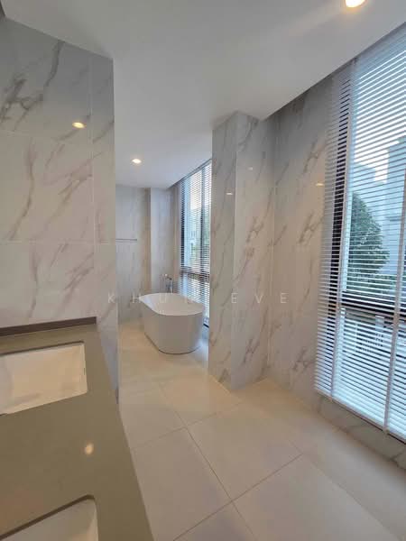 Aerie Srinakarin-Krungthepkreetha, Bangkok, Srinakarin - Romklao Road, Khlong Song Ton Nun, Lat Krabang, Bangkok, 4 Bedrooms, 390 sqm, Single Detached House For Rent, by Khun EVE, 500467164 - DDproperty.com
