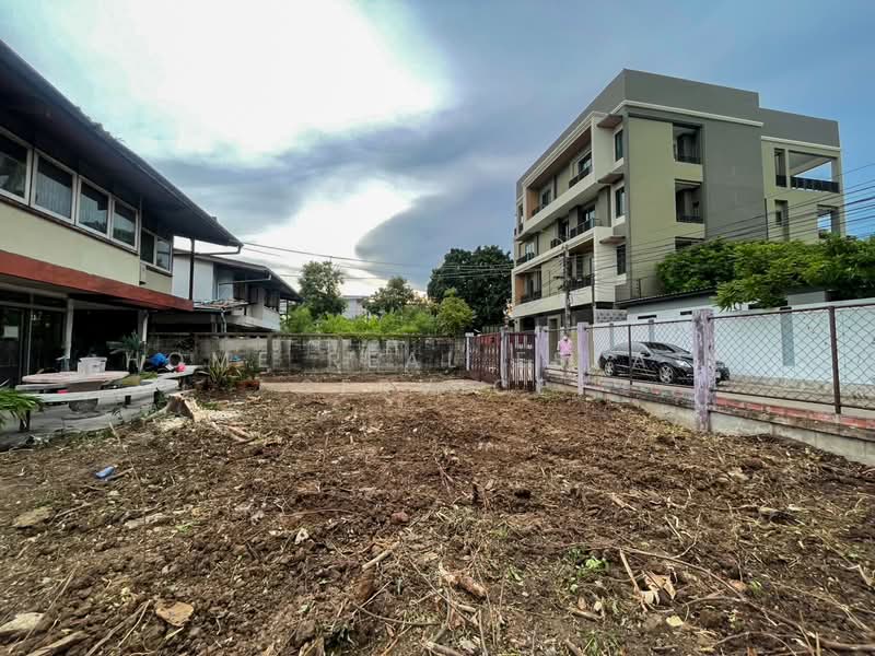 ที่ดินพร้อมสิ่งปลูกสร้าง พระราม 9 ซอย 51, Bangkok, Suan Luang, Bangkok, , 464 sqm, Land For Sale, by HOME Real Estate Service, 500467267 - DDproperty.com