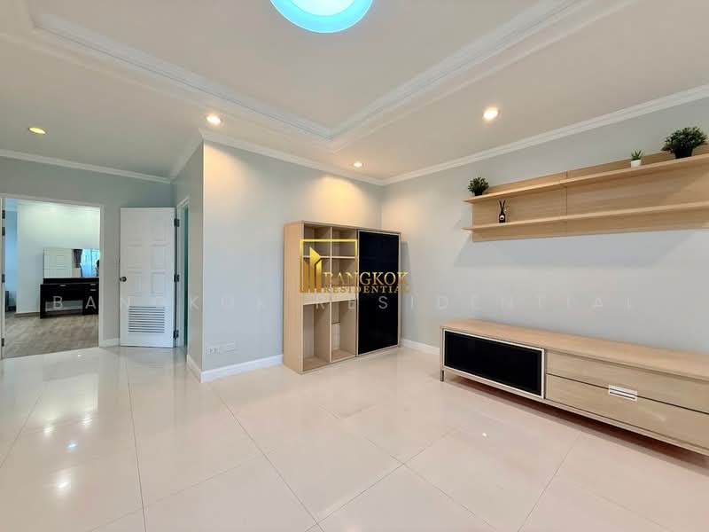 Fifty Fifth Tower, Bangkok, 84 Soi Sukhumvit 55, Sukhumvit Road, Khlong Tan Nua, Watthana, Bangkok, 2 Bedrooms, 220 sqm, Condo For Rent, by Bangkok Residential, 500467282 - DDproperty.com