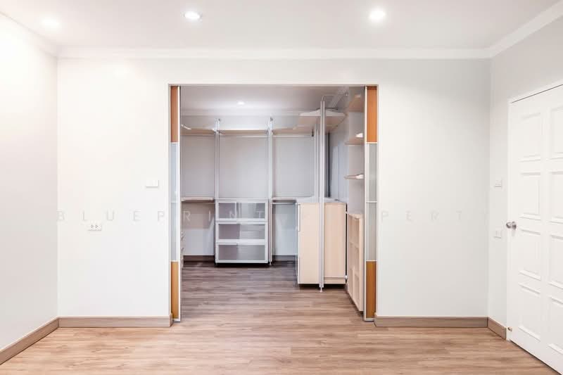 Fifty Fifth Tower, Bangkok, 84 Soi Sukhumvit 55, Sukhumvit Road, Khlong Tan Nua, Watthana, Bangkok, 3 Bedrooms, 223 sqm, Condo For Rent, by Blueprint.property, 500467336 - DDproperty.com