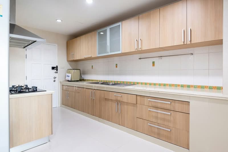 Fifty Fifth Tower, Bangkok, 84 Soi Sukhumvit 55, Sukhumvit Road, Khlong Tan Nua, Watthana, Bangkok, 3 Bedrooms, 223 sqm, Condo For Rent, by Blueprint.property, 500467336 - DDproperty.com