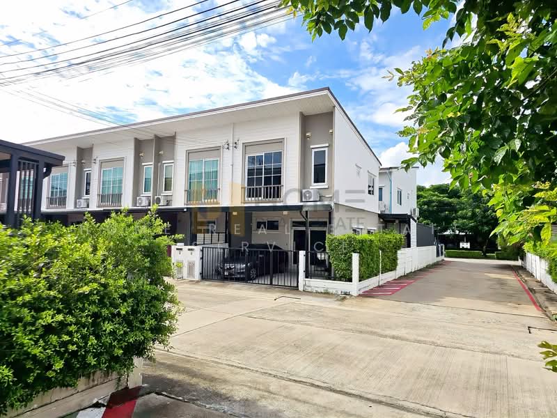 Q District Gusto Donmuang-Songprapa, Bangkok, Songprapa Road, Si Khan, Don Mueang, Bangkok, 3 Bedrooms, 108 sqm, Townhouse For Sale, by HOME Real Estate Service, 500467348 - DDproperty.com