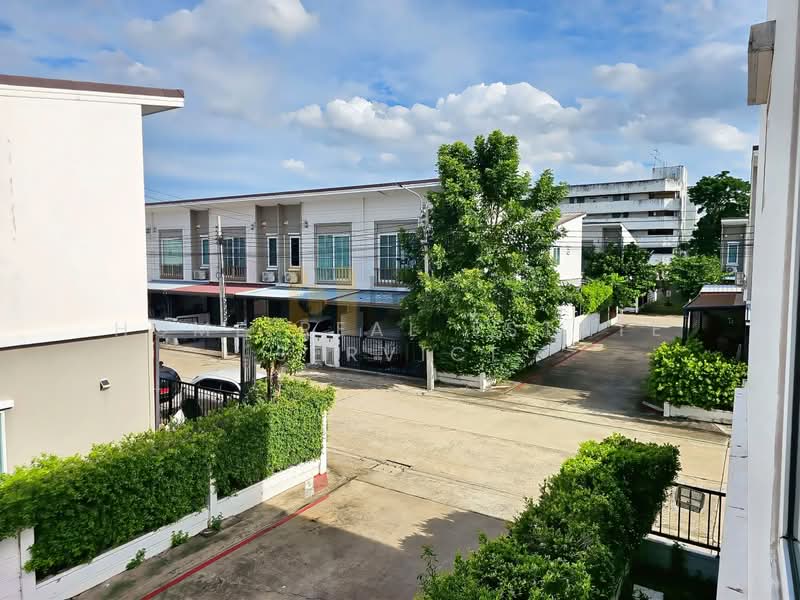 Q District Gusto Donmuang-Songprapa, Bangkok, Songprapa Road, Si Khan, Don Mueang, Bangkok, 3 Bedrooms, 108 sqm, Townhouse For Sale, by HOME Real Estate Service, 500467348 - DDproperty.com