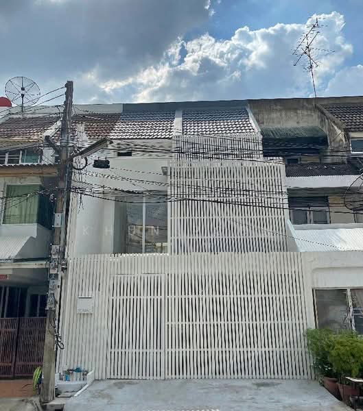 ขาย / เช่า ทาวน์โฮม 3 ชั้น ซอยสุขุมวิท 71 | Pet Friendly (SPSSR343), กรุงเทพ, สุขุมวิท71, คลองตันเหนือ, วัฒนา, กรุงเทพ, 250 ตร.ม., ทาวน์เฮ้าส์ ขาย, โดย Khun Poon, 500467352 - DDproperty.com