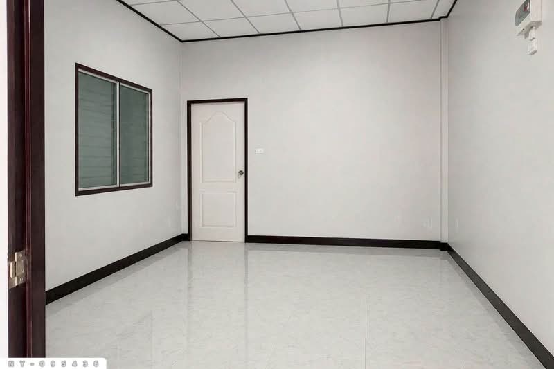 Townhouse Pruksachat Villa 2, Sriracha, Chonburi NY-095436, Chon Buri (Pattaya), Surasak, Si Racha, Chon Buri (Pattaya), 2 Bedrooms, 75 sqm, Townhouse For Sale, by Benchawarin Pakkawetppisit, 500467379 - DDproperty.com