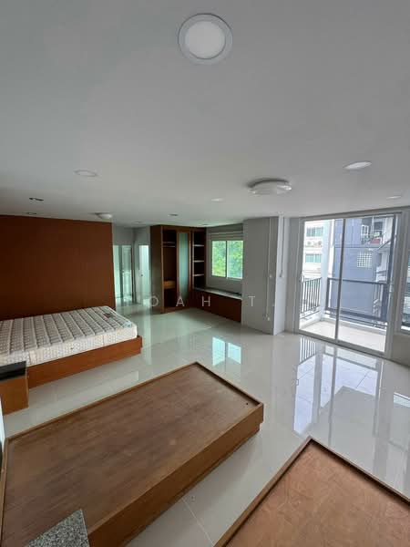 อาคารให้เช่า ลาดพร้าว รามอินทรา ทาวน์อินทาวน์ : Buildings for rent in Ladprao, Ramintra, Town in Tow, กรุงเทพ, พลับพลา, วังทองหลาง, กรุงเทพ, 800 ตร.ม., ตึกแถว-อาคารพาณิชย์ ให้เช่า, โดย TOAH T., 500467387 - DDproperty.com