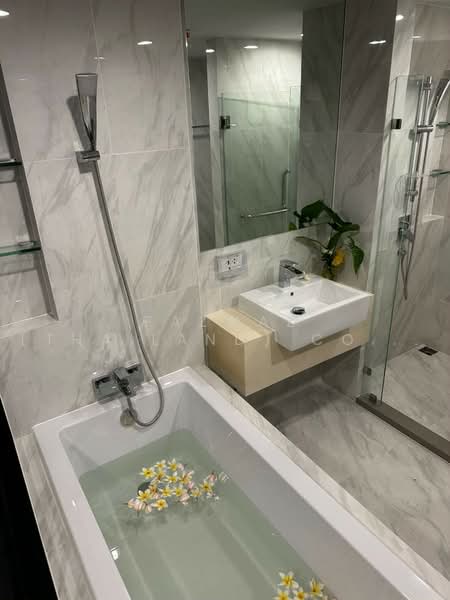 IDEO Mobi Sukhumvit 40, Bangkok, Soi Sukhumvit 40, Phra Kanong, Khlong Toei, Bangkok, 1 Bedroom, 49 sqm, Condo For Rent, by Fazwaz (Thailand) Co., Ltd., 500467392 - DDproperty.com