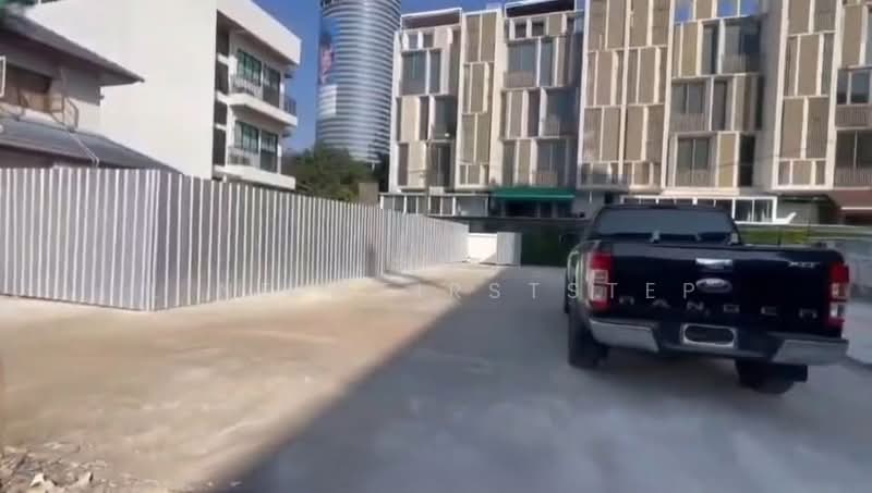 Prime Land Plot Sukhumvit 39, High-Demand Location, Near BTS Phrom Phong, Bangkok, Khlong Tan Nua, Watthana, Bangkok, , 1,247 sqm, Land For Sale, by LINE @firststep, 500467411 - DDproperty.com