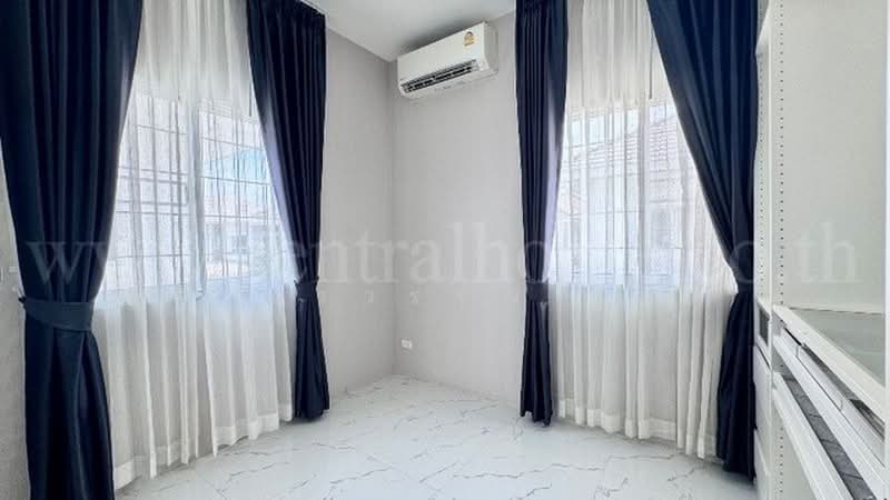 Lalin Town Lanceo CRIB2 Latkrabang-Suvarnabhumi, Samut Prakan, Bang Pla, Bang Plee, Samut Prakan, 4 Bedrooms, 280 sqm, Single Detached House For Sale, by คุณ อรวรรณ (ออ), 500467417 - DDproperty.com
