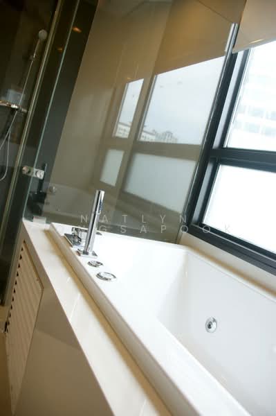 Rhythm Sukhumvit 44/1, Bangkok, Sukhumvit Road, Phra Kanong, Khlong Toei, Bangkok, 2 Bedrooms, 69 sqm, Condo For Sale, by Natlyn Kongsapook, 500467481 - DDproperty.com