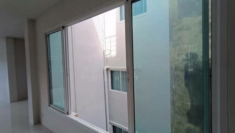 อาคารให้เช่า ลาดพร้าว รามอินทรา : Buildings for rent in Ladprao-Ramintra area, กรุงเทพ, ลาดพร้าว, กรุงเทพ, 550 ตร.ม., ตึกแถว-อาคารพาณิชย์ ให้เช่า, โดย TOAH T., 500467486 - DDproperty.com