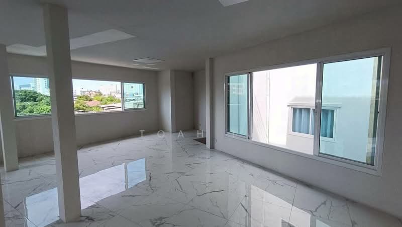 อาคารให้เช่า ลาดพร้าว รามอินทรา : Buildings for rent in Ladprao-Ramintra area, กรุงเทพ, ลาดพร้าว, กรุงเทพ, 550 ตร.ม., ตึกแถว-อาคารพาณิชย์ ให้เช่า, โดย TOAH T., 500467486 - DDproperty.com