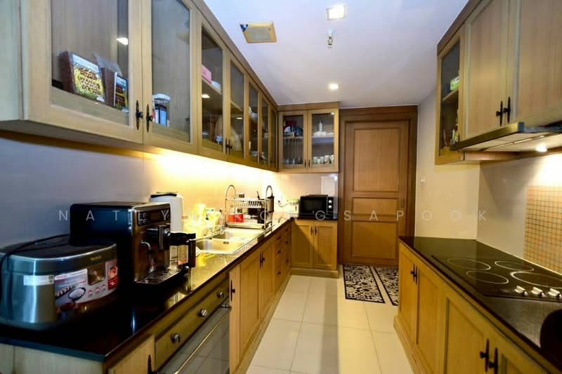 Sathorn Gardens, Bangkok, 39 South Sathorn Road, Thung Maha Mek, Sathon, Bangkok, 3 Bedrooms, 230 sqm, Condo For Sale, by Natlyn Kongsapook, 500467515 - DDproperty.com