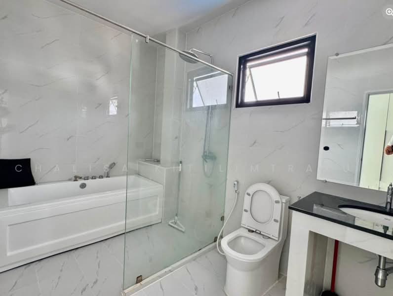 Chokchai Village 9, Chon Buri (Pattaya), Bang Lamung, Bang Lamung (Pattaya), Chon Buri (Pattaya), 5 Bedrooms, 300 sqm, Townhouse For Rent, by Chalisa Kitilimtrakul, 500467542 - DDproperty.com