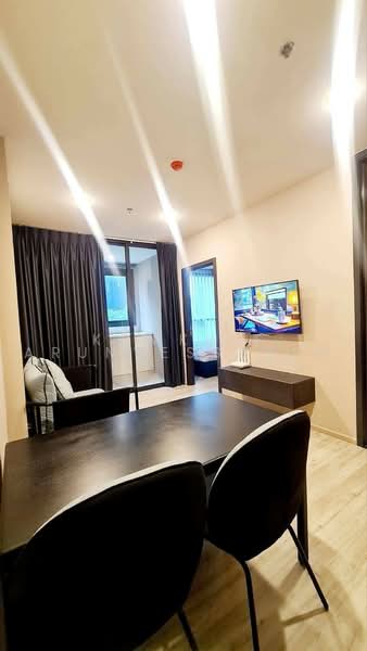 XT Huaikhwang, Bangkok, 244 Ratchadaphisek Road, Huai Khwang, Bangkok, 1 Bedroom, 30 sqm, Condo For Rent, by Komkrit Arunvessased, 500467570 - DDproperty.com