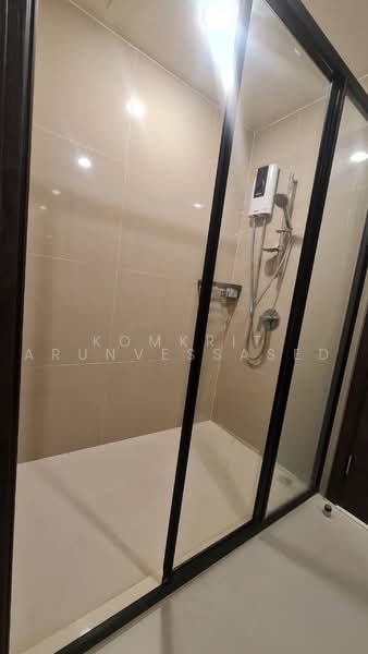XT Huaikhwang, Bangkok, 244 Ratchadaphisek Road, Huai Khwang, Bangkok, 1 Bedroom, 30 sqm, Condo For Rent, by Komkrit Arunvessased, 500467570 - DDproperty.com