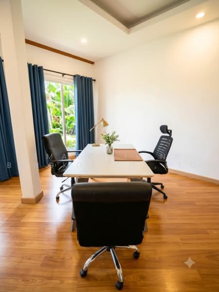 House Krisada Nakhon 19, Pathum Thani, Khlong Nung, Khlong Luang, Pathum Thani, 10+ Bedrooms, 2,556 sqm, Single Detached House For Rent, by Smart Living Bangkok Co.,Ltd., 500467592 - DDproperty.com