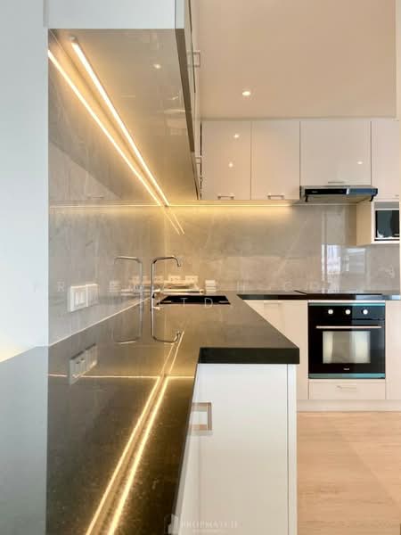 Silom Condominium : สีลมคอนโดมิเนียม, กรุงเทพ, สีลม, บางรัก, กรุงเทพ, 144 ตร.ม., คอนโด ให้เช่า, โดย PROPMATCH CO., LTD., 500467602 - DDproperty.com