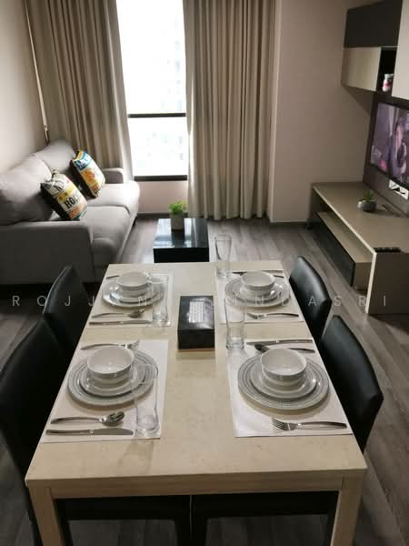 The Base Park East Sukhumvit 77, Bangkok, 99 Soi Pridi Banomyong 2, Phra Kanong Nua, Watthana, Bangkok, 2 Bedrooms, 50 sqm, Condo For Rent, by Rojjana Jindasri, 500467639 - DDproperty.com