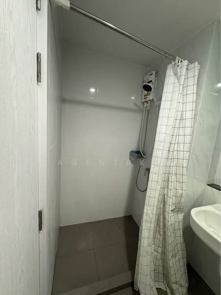 Polis Condo Suksawat 64, Bangkok, Soi Suksawat 64, Bangmot, Thung Khru, Bangkok, 1 Bedroom, 35 sqm, Condo For Rent, by Agentbkk, 500467728 - DDproperty.com