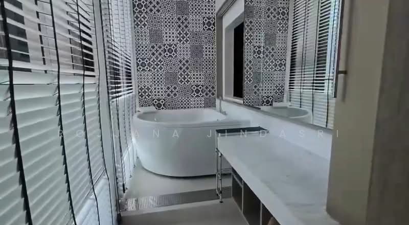 Noble Ploenchit, Bangkok, 1035 Ploenchit Road, Lumphini, Pathum Wan, Bangkok, 2 Bedrooms, 98 sqm, Condo For Rent, by Rojjana Jindasri, 500467753 - DDproperty.com