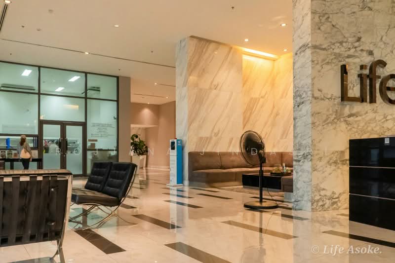 Life Asoke, Bangkok, Asoke-Dindang Road, Bang Kapi, Huai Khwang, Bangkok, 1 Bedroom, 30 sqm, Condo For Rent, by Rojjana Jindasri, 500467774 - DDproperty.com
