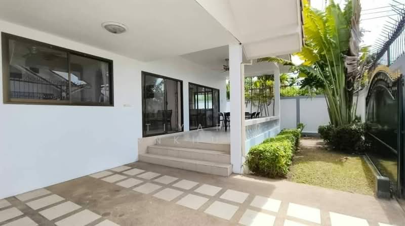 3-BR Villa, Chon Buri (Pattaya), Nong Pru, Bang Lamung (Pattaya), Chon Buri (Pattaya), 3 Bedrooms, 400 sqm, Villa For Sale, by Pitiyaporn Pornkhuntod, 500467777 - DDproperty.com