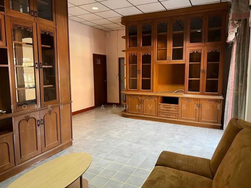 undefined, Bangkok, Hua Mak, Bang Kapi, Bangkok, 2 Bedrooms, 212 sqm, Single Detached House For Sale, by Komkrit Arunvessased, 500467788 - DDproperty.com